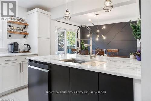 3 Glenbarr Road, St. Catharines (461 - Glendale/Glenridge), ON - Indoor Photo Showing Kitchen With Upgraded Kitchen