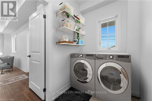 25 Haight Street, St. Catharines (455 - Secord Woods), ON - Indoor Photo Showing Laundry Room