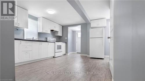 150 Iva Street, Welland, ON - Indoor Photo Showing Kitchen