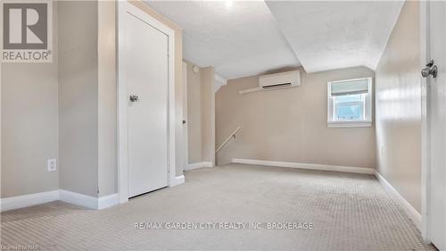 150 Iva Street, Welland, ON - Indoor Photo Showing Other Room