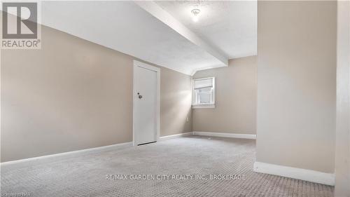 150 Iva Street, Welland, ON - Indoor Photo Showing Other Room