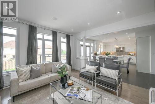 2421 Humberside Common, London, ON - Indoor Photo Showing Living Room