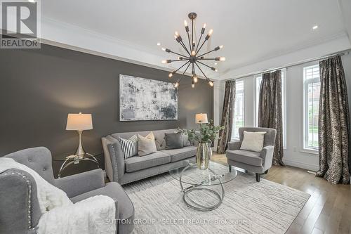 2421 Humberside Common, London, ON - Indoor Photo Showing Living Room