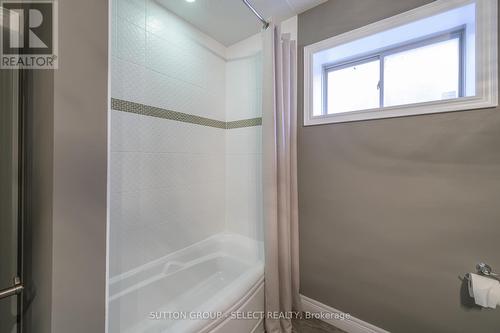 2421 Humberside Common, London, ON - Indoor Photo Showing Bathroom