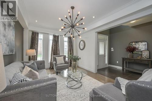 2421 Humberside Common, London, ON - Indoor Photo Showing Living Room