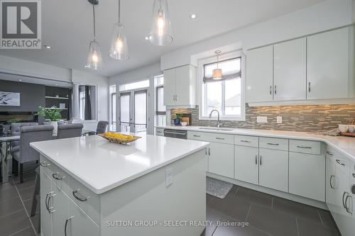 2421 Humberside Common, London, ON - Indoor Photo Showing Kitchen