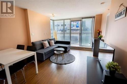 506 689 Abbott Street, Vancouver, BC - Indoor Photo Showing Living Room