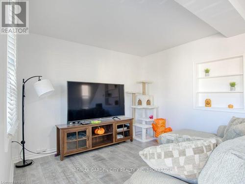 43 St George Street, St. Catharines, ON - Indoor Photo Showing Bedroom