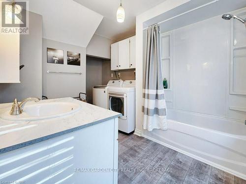 43 St George Street, St. Catharines, ON - Indoor Photo Showing Laundry Room