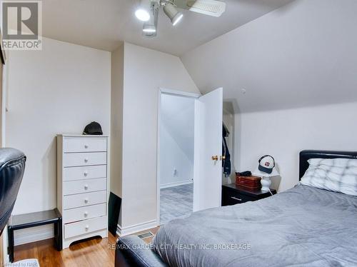 43 St George Street, St. Catharines, ON - Indoor Photo Showing Bedroom