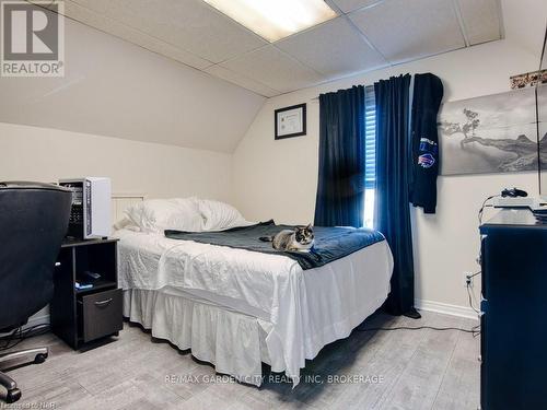 43 St George Street, St. Catharines, ON - Indoor Photo Showing Bedroom