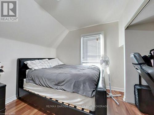 43 St George Street, St. Catharines, ON - Indoor Photo Showing Bedroom