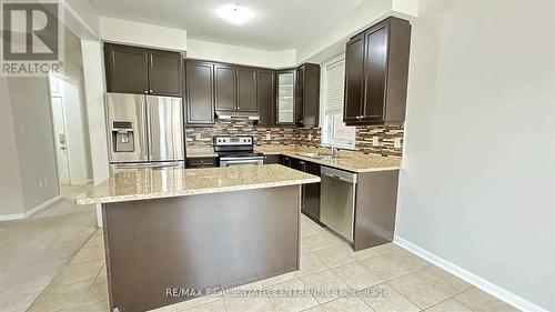 32 Gibbs Road, Brampton, ON - Indoor Photo Showing Kitchen With Upgraded Kitchen