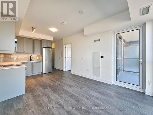 620 - 2343 Khalsa Gate N, Oakville, ON - Indoor Photo Showing Kitchen