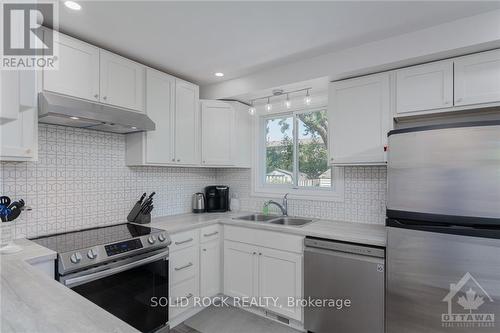 16 Shouldice Crescent, Ottawa, ON - Indoor Photo Showing Kitchen With Stainless Steel Kitchen With Double Sink