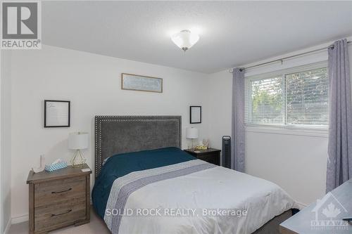 16 Shouldice Crescent, Ottawa, ON - Indoor Photo Showing Bedroom