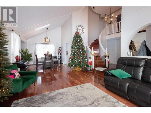 10717 Willowview Drive, Dawson Creek, BC - Indoor Photo Showing Living Room