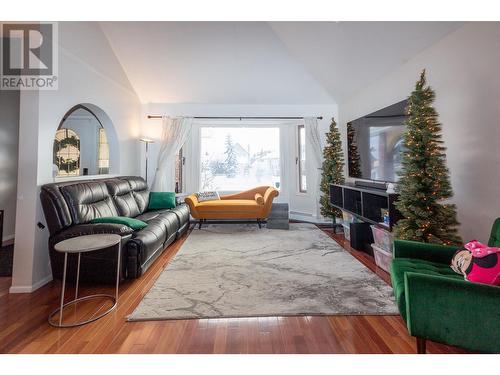 10717 Willowview Drive, Dawson Creek, BC - Indoor Photo Showing Living Room