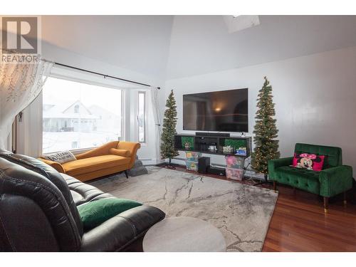 10717 Willowview Drive, Dawson Creek, BC - Indoor Photo Showing Living Room