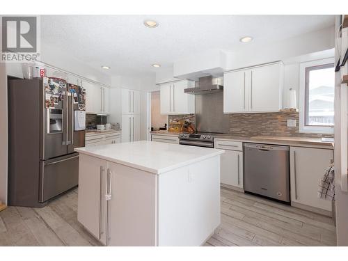 10717 Willowview Drive, Dawson Creek, BC - Indoor Photo Showing Kitchen