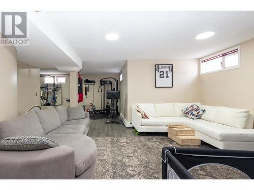 10717 Willowview Drive, Dawson Creek, BC - Indoor Photo Showing Living Room