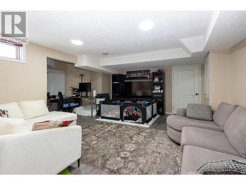 10717 Willowview Drive, Dawson Creek, BC - Indoor Photo Showing Living Room