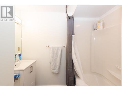 10717 Willowview Drive, Dawson Creek, BC - Indoor Photo Showing Bathroom