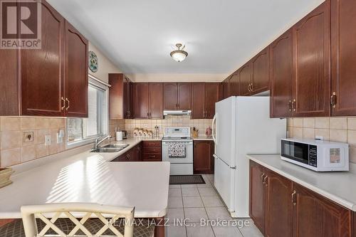 1129 Gossamer Drive, Pickering (Liverpool), ON - Indoor Photo Showing Kitchen With Double Sink