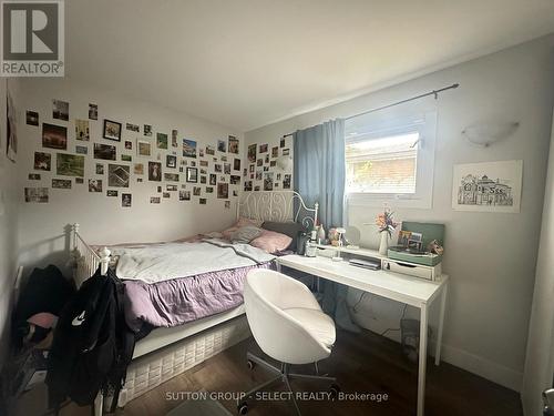 24 Empire Street, London, ON - Indoor Photo Showing Bedroom