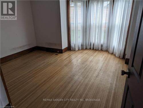 28 Lake Street, St. Catharines, ON - Indoor Photo Showing Other Room