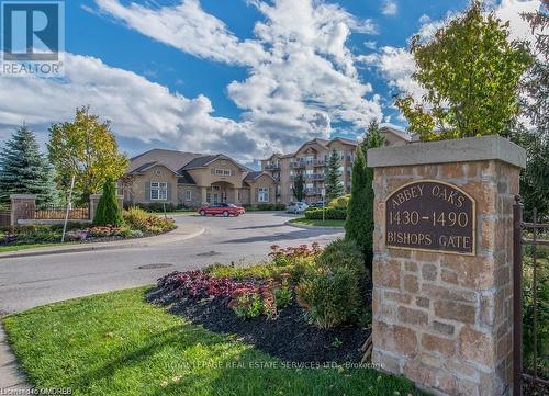 306 - 1460 Bishops Gate, Oakville, ON - Outdoor