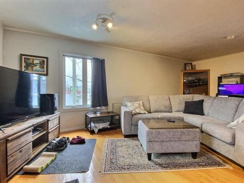 Living room - 190  - 194 Rue St-Alphonse S., Thetford Mines, QC - Indoor Photo Showing Living Room