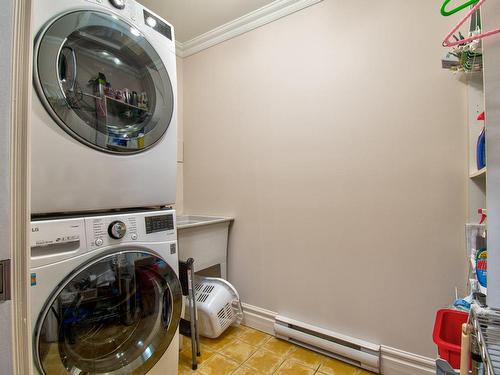 Salle de lavage - 1023 Ch. Du Chenal-Du-Moine, Sainte-Anne-De-Sorel, QC - Indoor Photo Showing Laundry Room