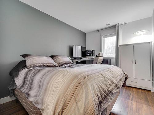 Chambre Ã Â coucher - 01-26 Rue Louis-Jolliet, Saint-Jérôme, QC - Indoor Photo Showing Bedroom