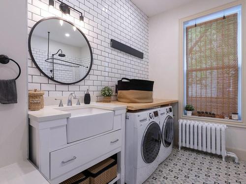 Bathroom - 6300 Rue St-Denis, Montréal (Rosemont/La Petite-Patrie), QC - Indoor Photo Showing Laundry Room