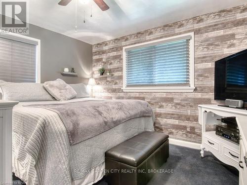 3480 Callan Street, Niagara Falls, ON - Indoor Photo Showing Bedroom