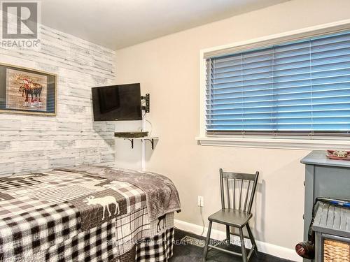 3480 Callan Street, Niagara Falls, ON - Indoor Photo Showing Bedroom