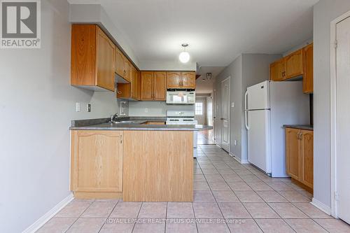 2185 Oakpoint Road, Oakville, ON - Indoor Photo Showing Kitchen