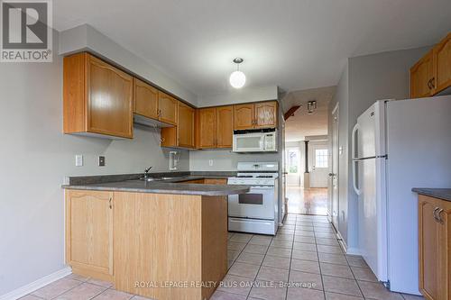 2185 Oakpoint Road, Oakville, ON - Indoor Photo Showing Kitchen