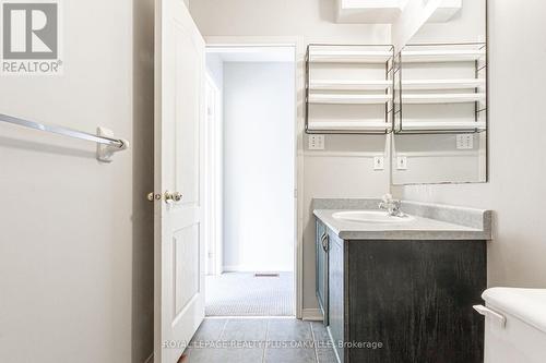 2185 Oakpoint Road, Oakville, ON - Indoor Photo Showing Bathroom