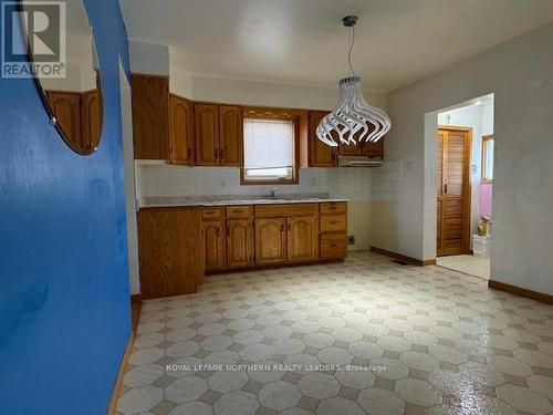 300 Elm Street S, Timmins, ON - Indoor Photo Showing Kitchen