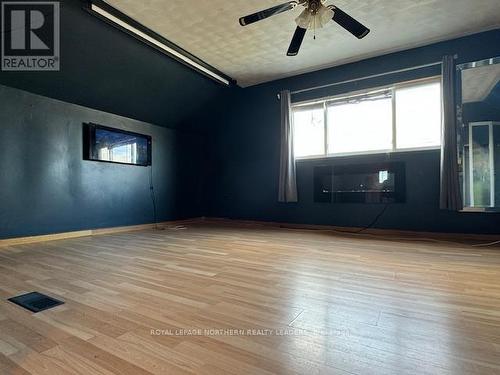 300 Elm Street S, Timmins, ON - Indoor Photo Showing Other Room