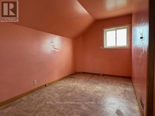 300 Elm Street S, Timmins, ON - Indoor Photo Showing Other Room