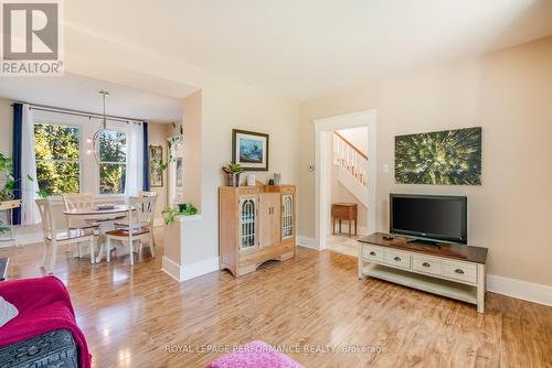 541 Smerdon Street, Prescott And Russell, ON - Indoor Photo Showing Living Room