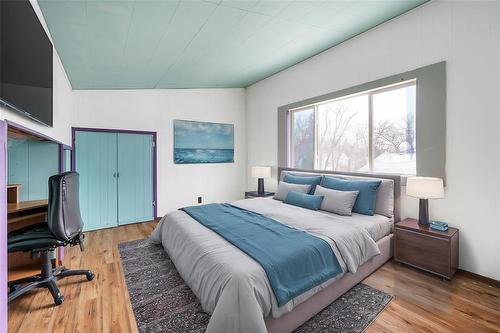 10 Rowe Street, Winnipeg, MB - Indoor Photo Showing Bedroom