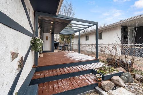 10 Rowe Street, Winnipeg, MB - Outdoor With Deck Patio Veranda With Exterior