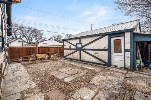 10 Rowe Street, Winnipeg, MB - Outdoor