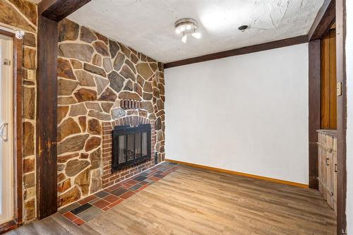 10 Rowe Street, Winnipeg, MB - Indoor With Fireplace