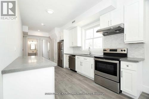 352 Main St N Street, Markham, ON - Indoor Photo Showing Kitchen With Stainless Steel Kitchen