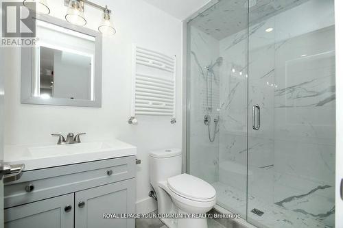 352 Main St N Street, Markham, ON - Indoor Photo Showing Bathroom